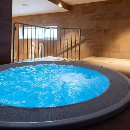 Luxusni V Resortu Se Sluzbami V Srdci Krkonos - Sluzby Wellness Docasne Mimo Provoz *